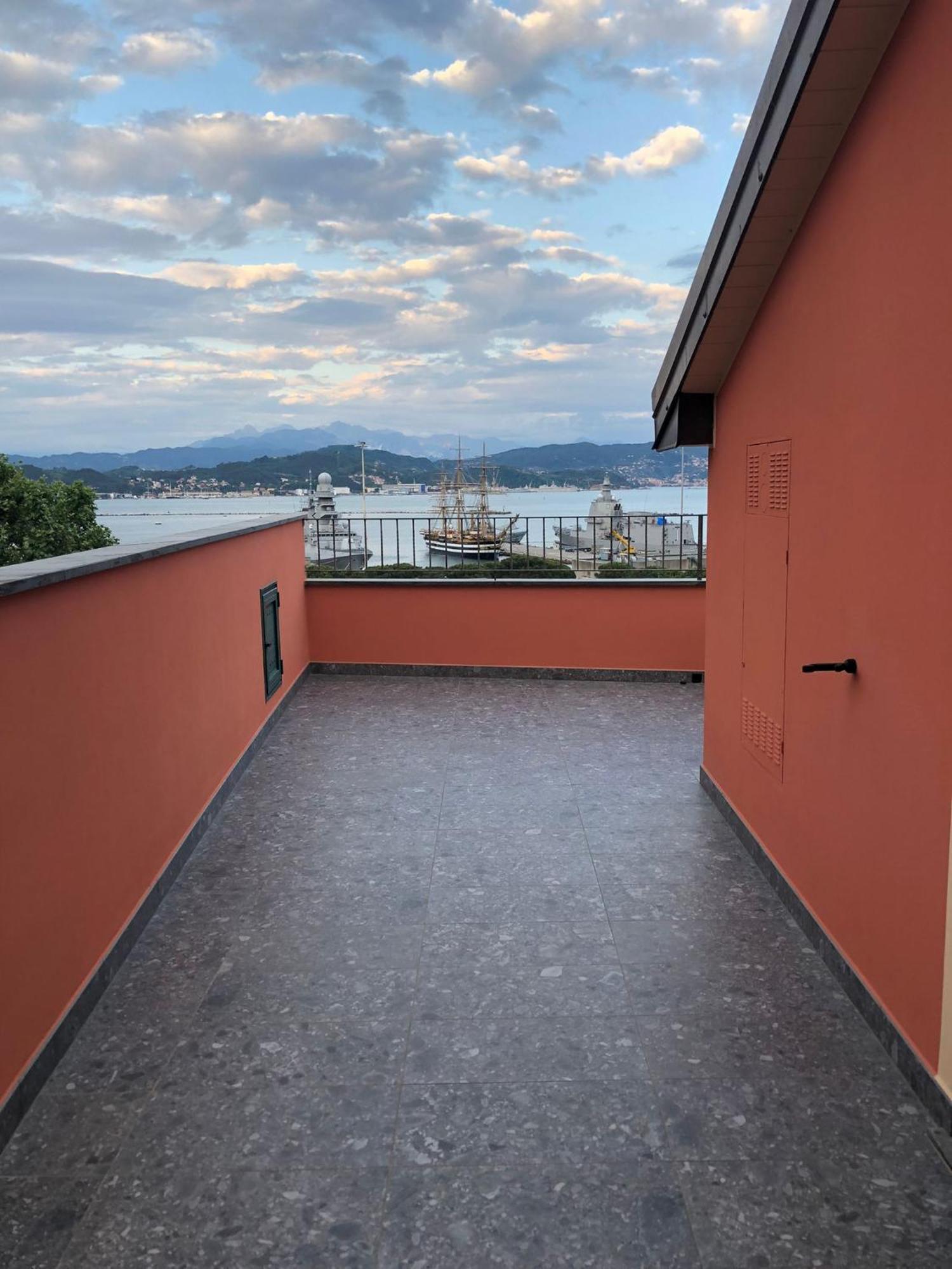 Casa Bouganville La Spezia Exteriör bild